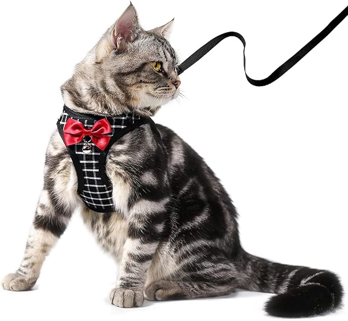 Catcat Walking Harness and Leash,Breathable Soft Kittens Vest for Cats Dogs, Escape Proof with Bell and Bow-Knot Decoration Christmas(Black and White,S)