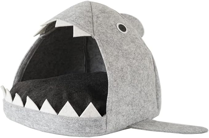 Cat Nest Shark-Shaped Cat Bed Cute and Comfortable Semi-Enclosed Pet Cat House with Removable and Washable Cushions Suitable for Spring and Summer Small Cats and Dogs Pet Sofa Bed