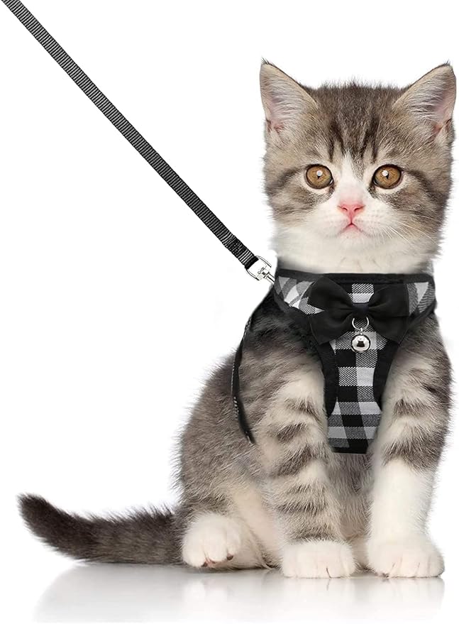 Cat Harness and Leash,Breathable Soft Kittens Vest for Cats Dogs, Escape Proof with Bell and Bow-Knot Decoration Christmas…