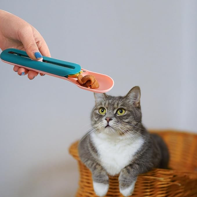 Ipetboom 1PC Dog Bowls Pet Feeder Cat Strip Squeeze Spoon Lickable Wet Cat Treats Squeezer Pet Feeding Watering Supplies Wet Food Storage Pet Food Spoon Dog Bowls Bowls