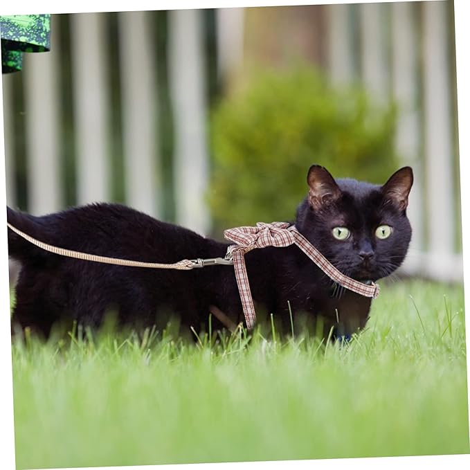 Abaodam Adjustable Cat Harness and Leash Set Escape PET Vest Reflective Straps for Kittens and Cats Soft and Comfortable Walking Gear