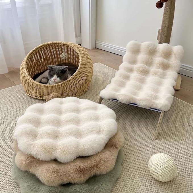 Pet Cushion Pad, Self-Warming Faux Fur Dog and Cat Bed for Indoor Pets, Cozy Plush Round Kennel Pad for Cage with Non-Slip Bottom, Winter Cat Mat Bed for Kneading (White,11.8in Round)