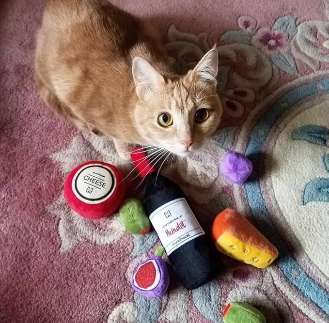 munchiecat Organic Catnip Wine and Cheese Toy Set with Figs & Olives (7-pc Wine Deluxe) Feline Enrichment Toys for Cats, Kittens, Durable design for play, USA made