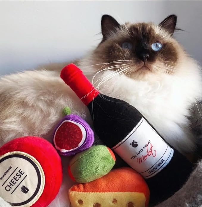 munchiecat Organic Catnip Wine and Cheese Toy Set with Figs & Olives (7-pc Wine Deluxe) Feline Enrichment Toys for Cats, Kittens, Durable design for play, USA made