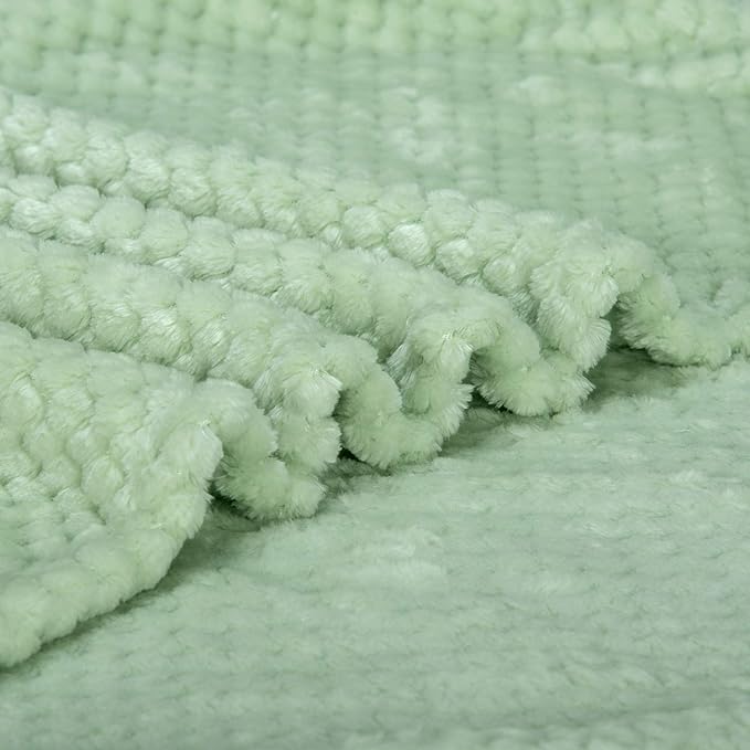 Warm Soft Fuzzy Dog or Cat Blanket, Plush Fleece Throws for Puppy, Kitten, Medium, Large Dogs - Mint (S/24" x 32")