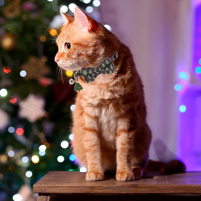 PTDECOR Christmas Cat Collars with Bow Tie Bell, 2 Pack Breakaway Kitten Collar with Removable Bowtie Christmas Tree Hoho Collar for Cats Kittens