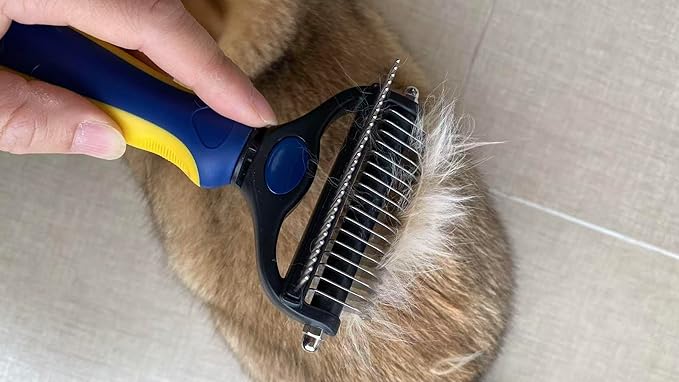 2-in-1 Cat Brush for Shedding - Double-Sided Undercoat Rake for Long Haired Cats - Professional Dematting Tool for Dense Double-Coats - Gentle Deshedding Brush for Kittens, Blue