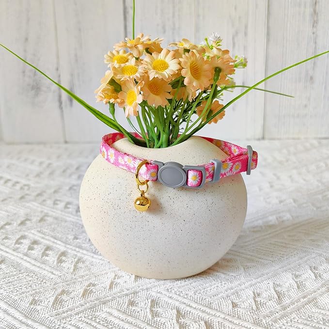 2 Pack Cat Collar, Daisy Floral Pattern, Breakaway Safe Release Buckle, Clear Bell, Polyester Material, for Adult Cats.(Pink+Green)