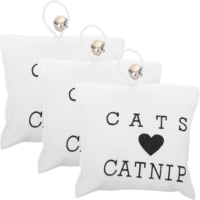 jojofuny 3pcs Catnip Assortments Embroidered Canvas Catnip Bags Teeth Cleaning Chew for Indoor Cats and Kittens Random Color
