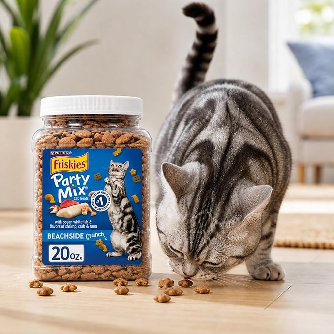 Purina Friskies Party Mix Crunch Beachside Cat Treats, Seafood Flavors (Ocean Whitefish, Shrimp, Crab & Tuna), Crunchy Cat Snacks, 30 oz (1.25 lb)