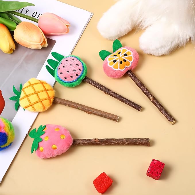 Ptwola 4 Pcs Natural Fruit Silvervine Sticks Cat Kittens Chew Toys Indoor Lollipops Interactive Cat DentalTeething Nip Treat Toys Care Teeth Cleaning for Bored Essentials Increase Appetite Kicker