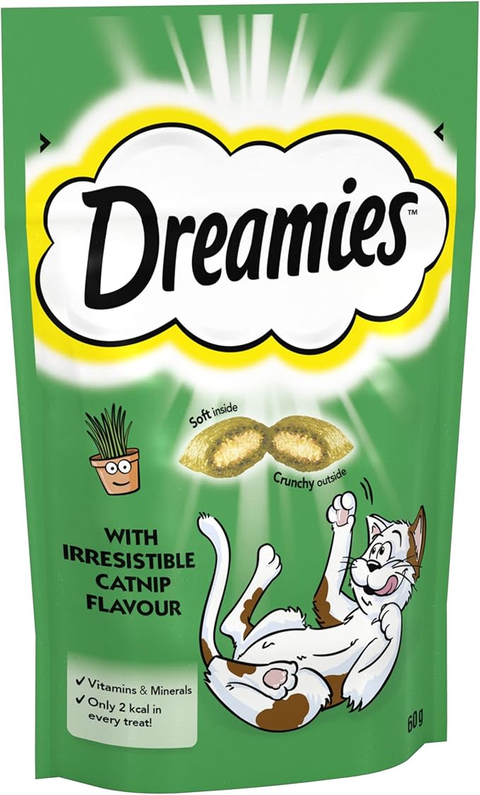 Dreamies Catnip 8 Pouches, Cat Treats Tasty Snacks with Delicious Catnip, Pack of 8 (8 x 60 g)