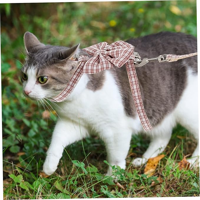 Abaodam Adjustable Cat Harness and Leash Set Escape PET Vest Reflective Straps for Kittens and Cats Soft and Comfortable Walking Gear