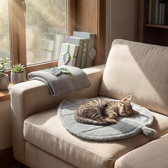 25.6 x 15.7 Inch Leaf Shaped Cat Mat Pet Mat Soft Plush Material Anti Slip Pad on the Back Durable for Cats and Small Dogs Use in Floor, Bed, Sofa, Chair, Kennel(Grey)