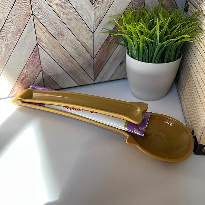 Cat Treat Dispenser for Puree and Bisque Bar Feeding Spoon, Squeezer for Cat Bar Treats (Pink)