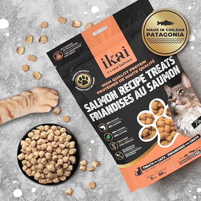IKAI - Patagonian Salmon Flakes Cat Treats - 100% Natural Treats - Hypoallergenic, with Omega 3 & 6 for Healthy Skin & Glossy Coat, Oven-Baked, Grain-Free, No Added Salt - 3 Oz 12 Pack