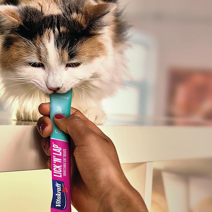 Vitakraft Lick ‘N’ Lap Real Tuna Squeezeable Liquid Cat Treats, Lickable, Broth #1 Ingredient, No Artificial Colors, Preservatives or Added Sugar, for Hydration, 0.52 oz. Tubes, 16 Count
