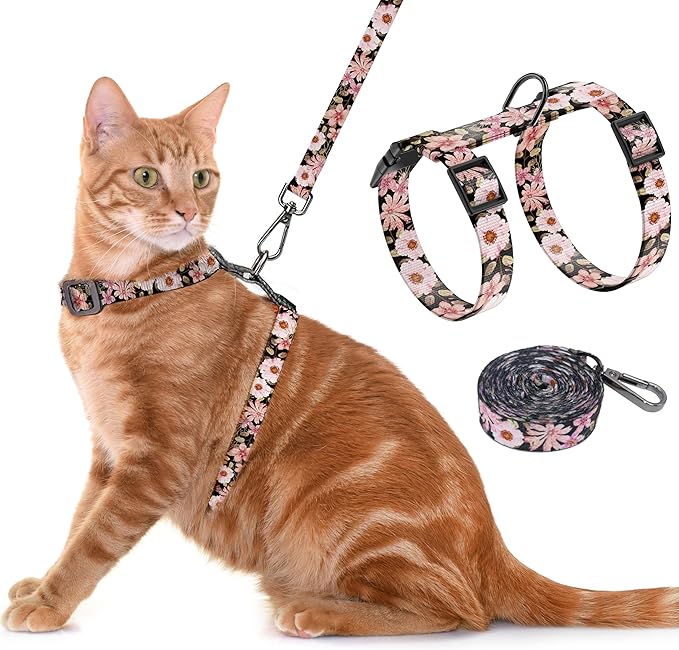 Seyezo Cat Harness and Leash Set, Adjustable Kitten Harness Escape Proof Cats Harness, Soft Lightweight Walking Travel Pet Harness, Cute Kitty Harness Leash Set for Small Medium Cats, Light Pink