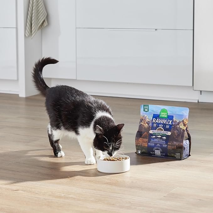 Open Farm, RawMix Dry Cat Food, Protein-Packed Kibble Coated in Bone Broth with Freeze Dried Raw Chunks, for Indoor & Outdoor Cats, Wild-Caught Whitefish, Salmon & Rockfish Recipe, 8lb Bag