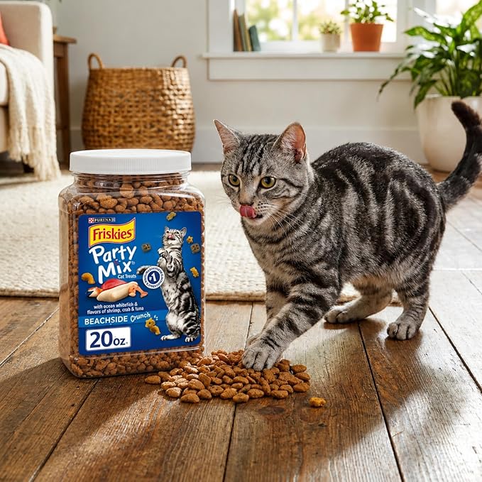 Purina Friskies Party Mix Crunch Beachside Cat Treats, Seafood Flavors (Ocean Whitefish, Shrimp, Crab & Tuna), Crunchy Cat Snacks, 30 oz (1.25 lb)