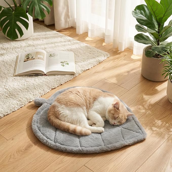 25.6 x 15.7 Inch Leaf Shaped Cat Mat Pet Mat Soft Plush Material Anti Slip Pad on the Back Durable for Cats and Small Dogs Use in Floor, Bed, Sofa, Chair, Kennel(Grey)