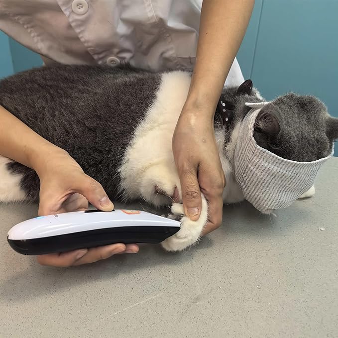 Cat Muzzle for Biting, Adjustable Soft Cat Face Mask for Grooming, Nail Trimming, Ear Cleaning & Vet Visits, Breathable Anti-Bite Muzzle for Aggressive Cats, Secure Pet Mouth Cover(Cover M)