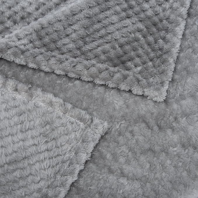Warm Soft Fuzzy Dog or Cat Blanket, Plush Fleece Throws for Bed, Couch, Sofa, Travel (S/24" x 32", Multicolor 2)